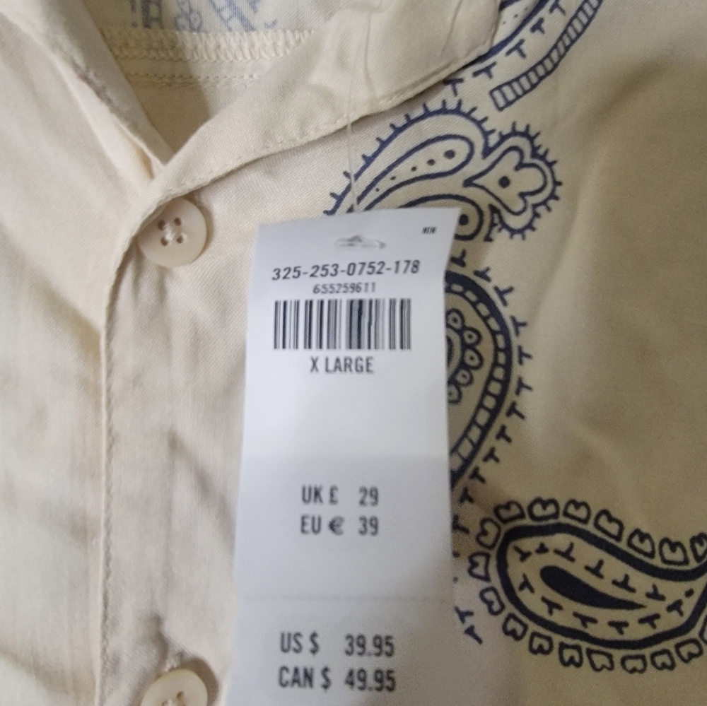 Hollister Men's Paisley Button Down Shirt - Picture 4 of 6